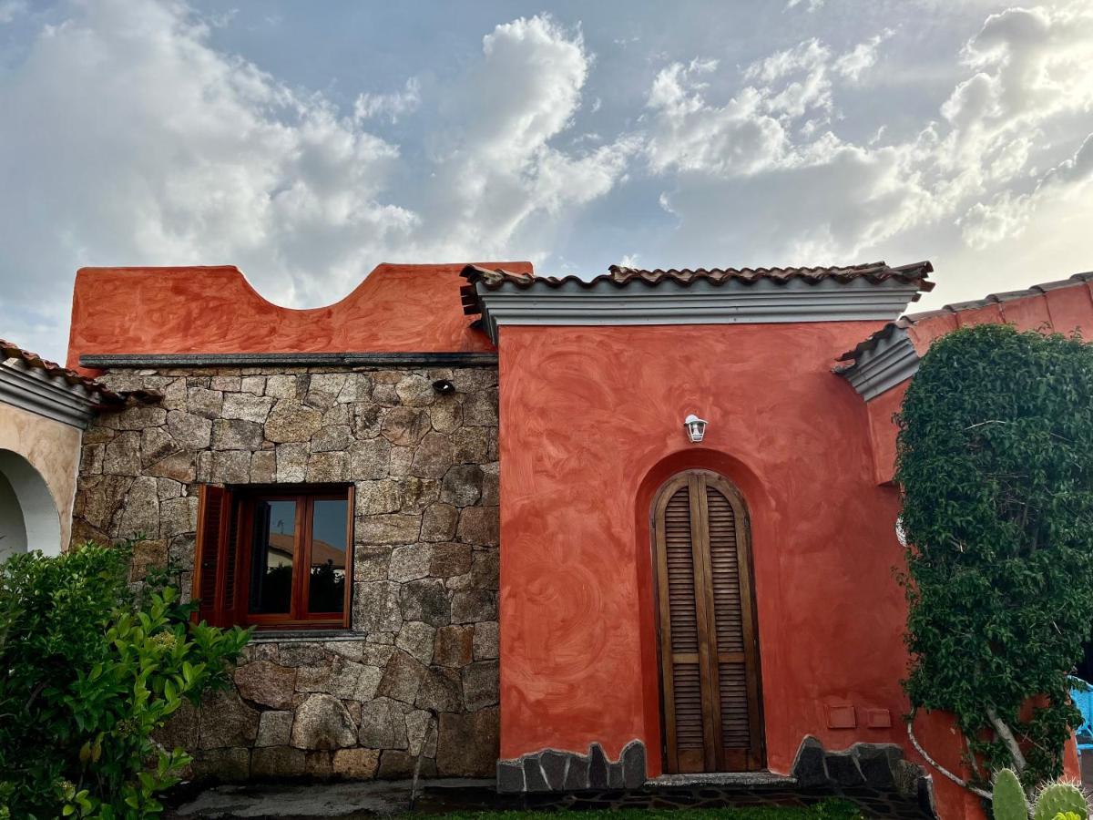 Villa Antonella San Teodoro  Eksteriør billede