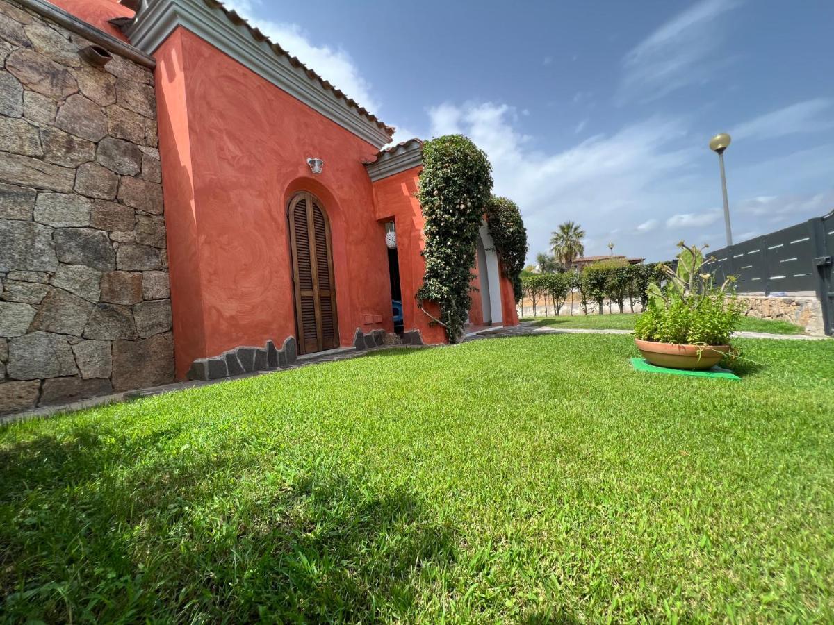 Villa Antonella San Teodoro  Eksteriør billede