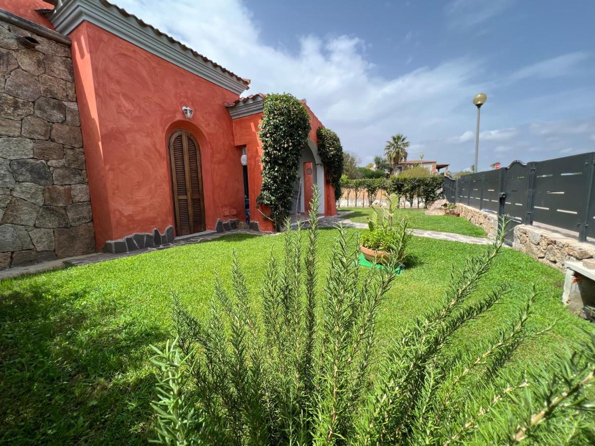 Villa Antonella San Teodoro  Eksteriør billede