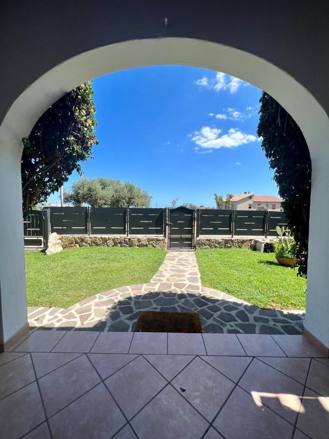 Villa Antonella San Teodoro  Eksteriør billede